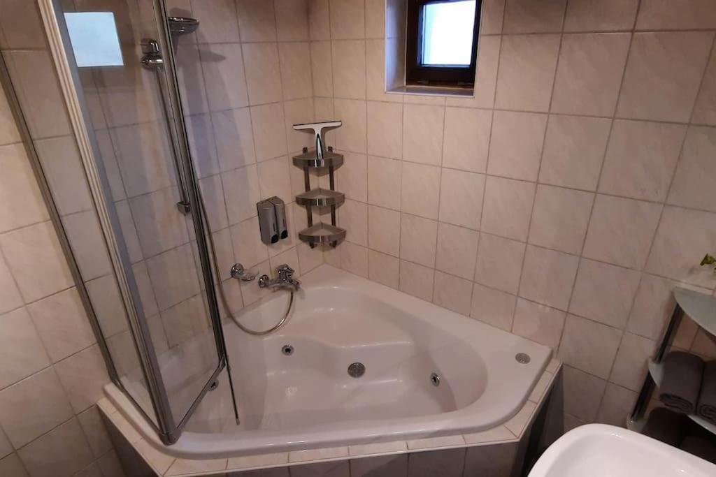Ferienwohnung In Weyregg Am Attersee المظهر الخارجي الصورة
